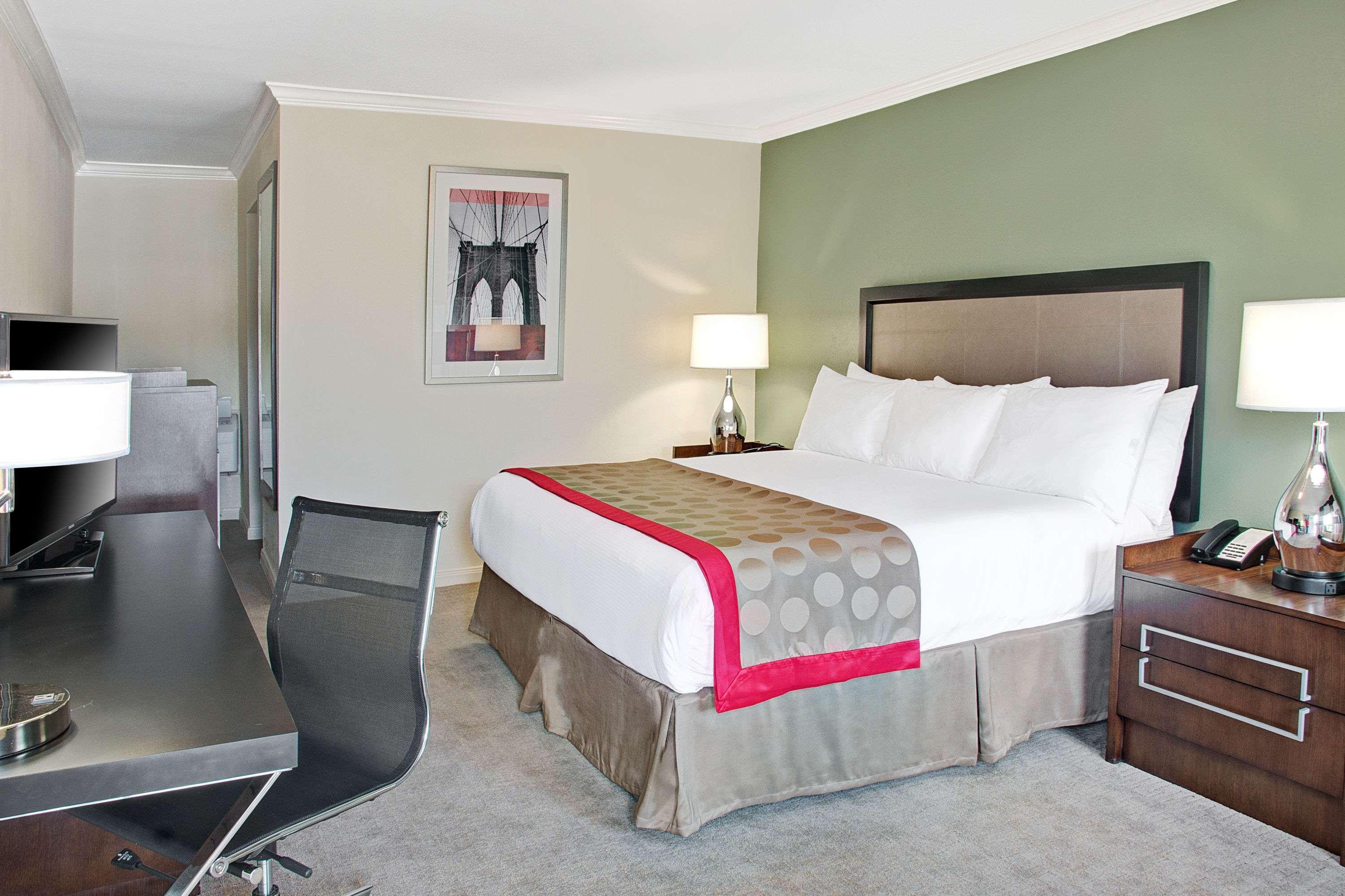 Hotel Ramada By Wyndham Houston Intercontinental Airport East