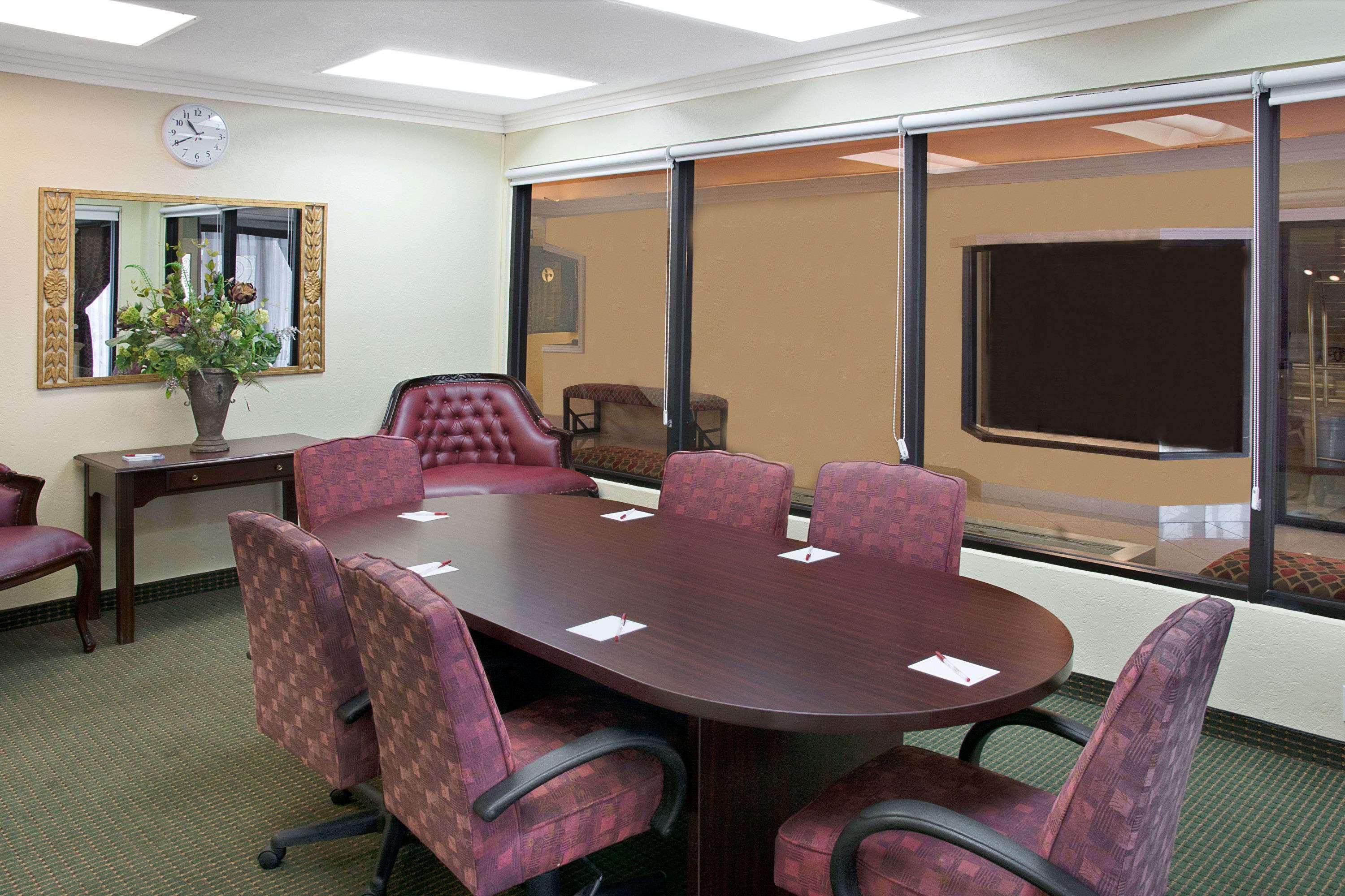 Ramada By Wyndham Houston Intercontinental Airport East 3* Humble