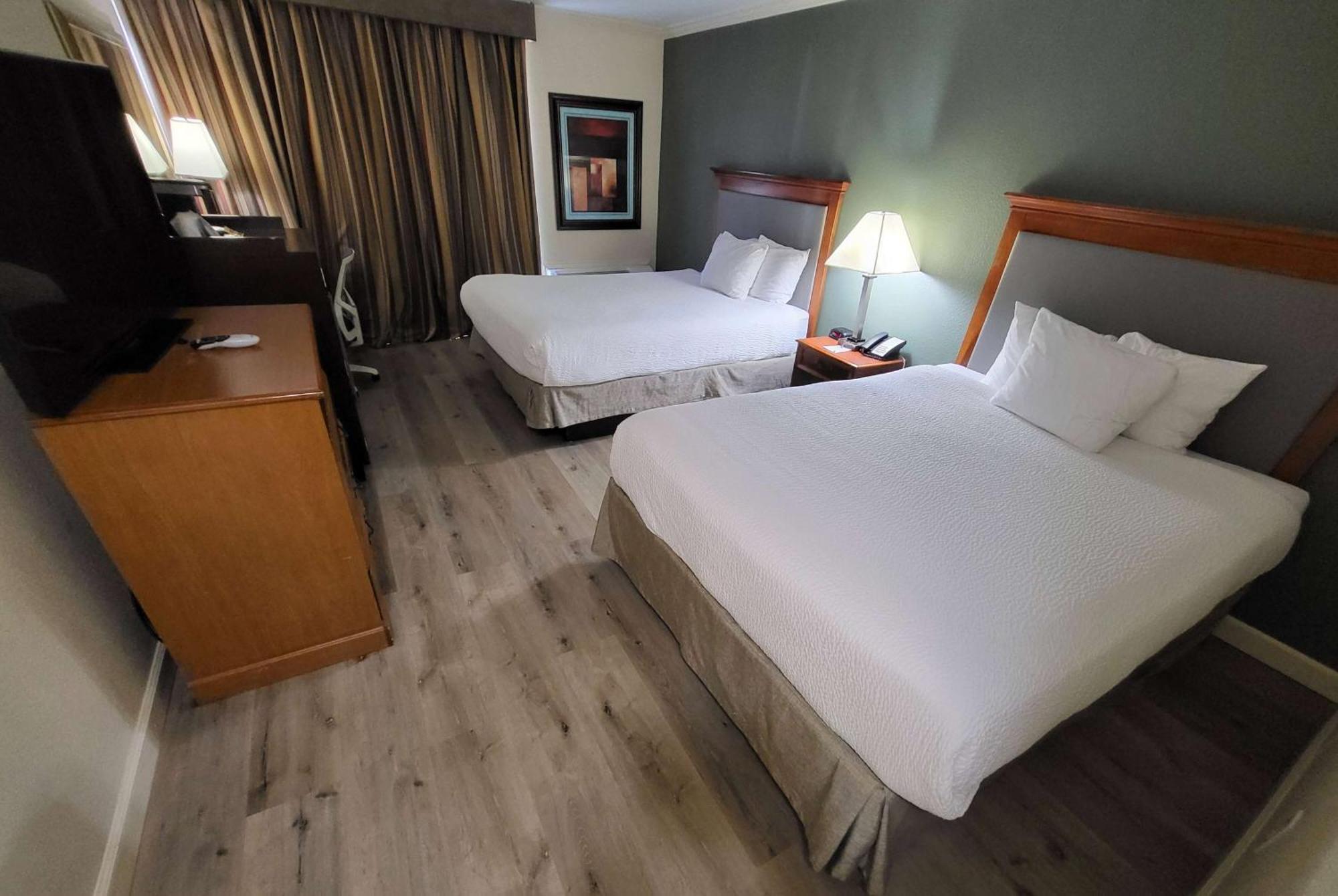 Hotel Ramada By Wyndham Houston Intercontinental Airport East 3*