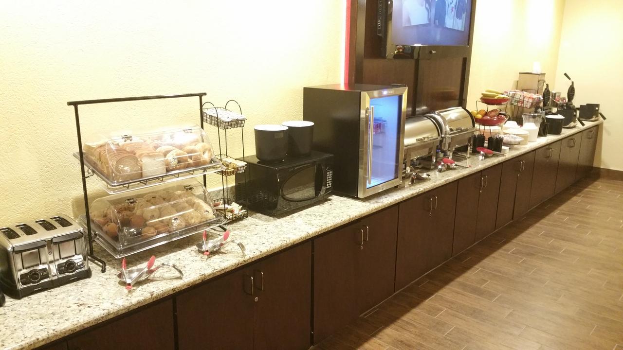 Hotel Ramada By Wyndham Houston Intercontinental Airport East